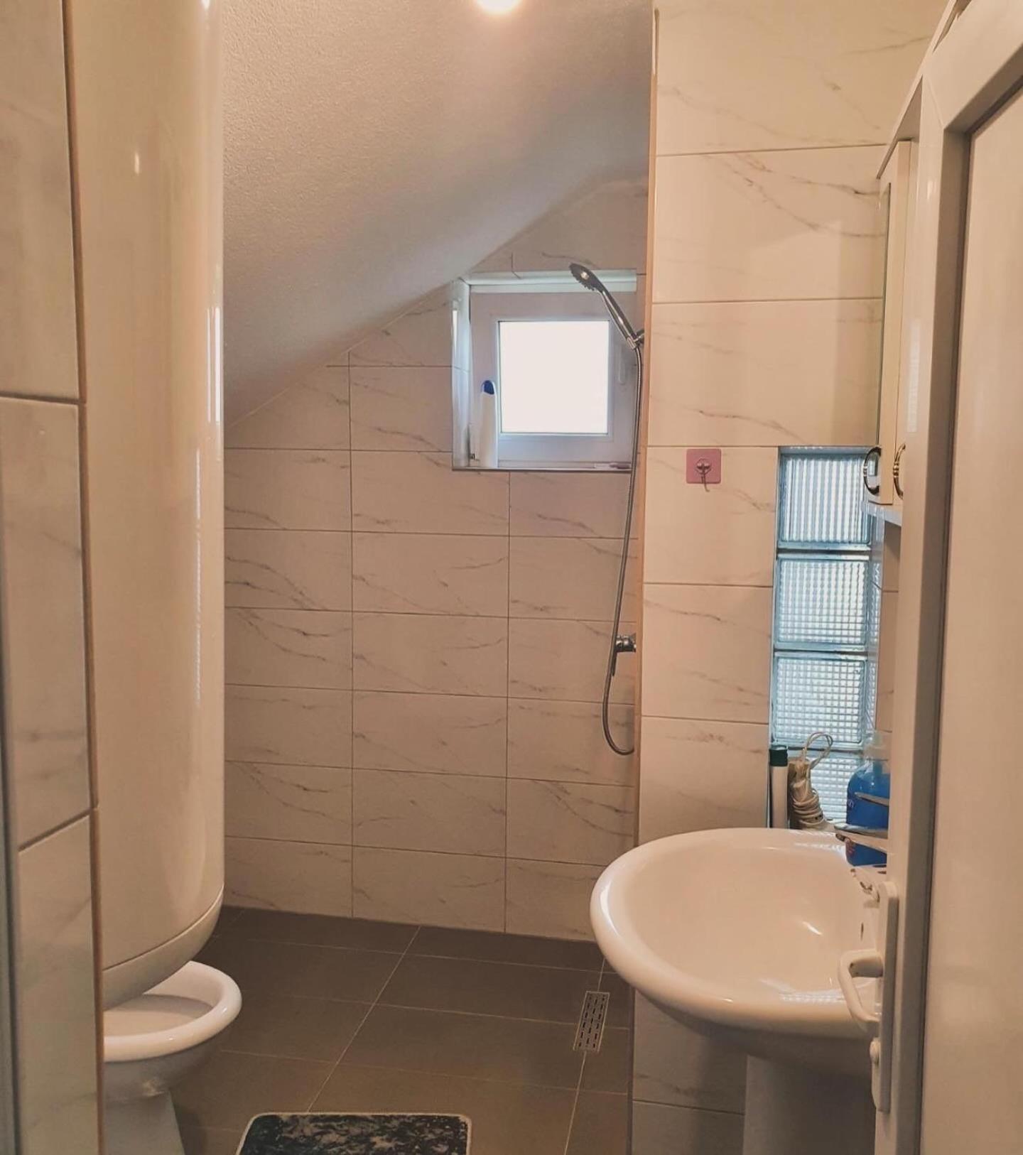 Guest House Ulnika Vuthaj Zewnętrze zdjęcie